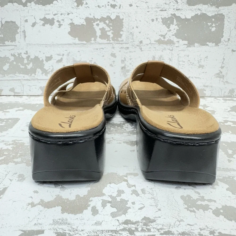Clarks holiday sandals